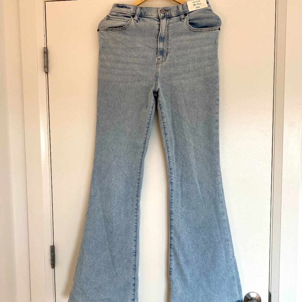 Abercrombie | Ultra High Rise Flare Jean, 8/29 L NWT.